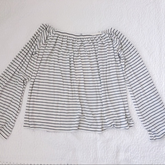 Off the shoulder flowy striped top - Picture 5 of 5